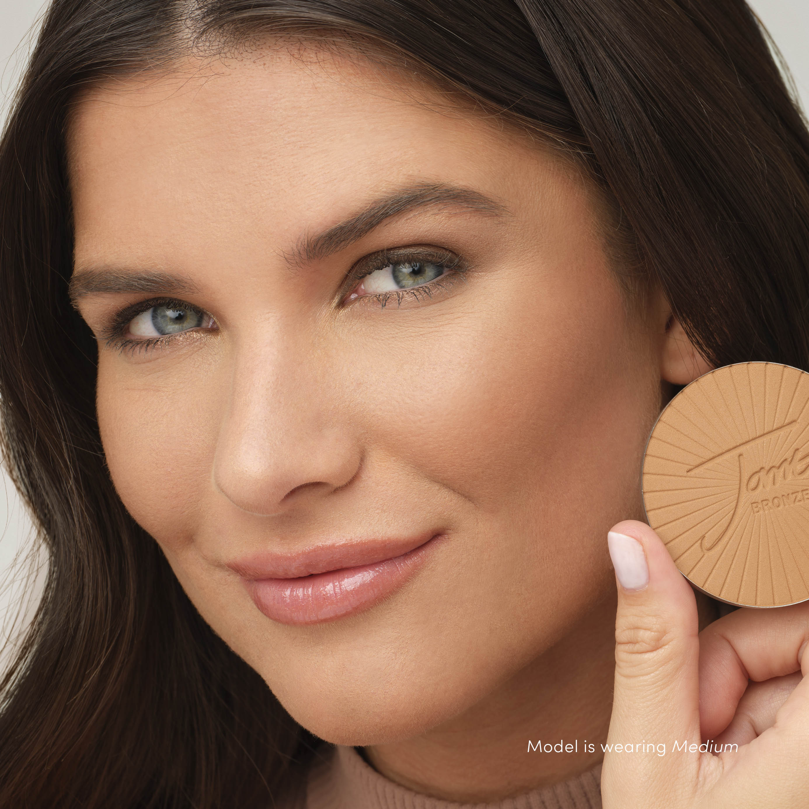 PureBronze Matte Bronzer & Refillable Compact - Image 8