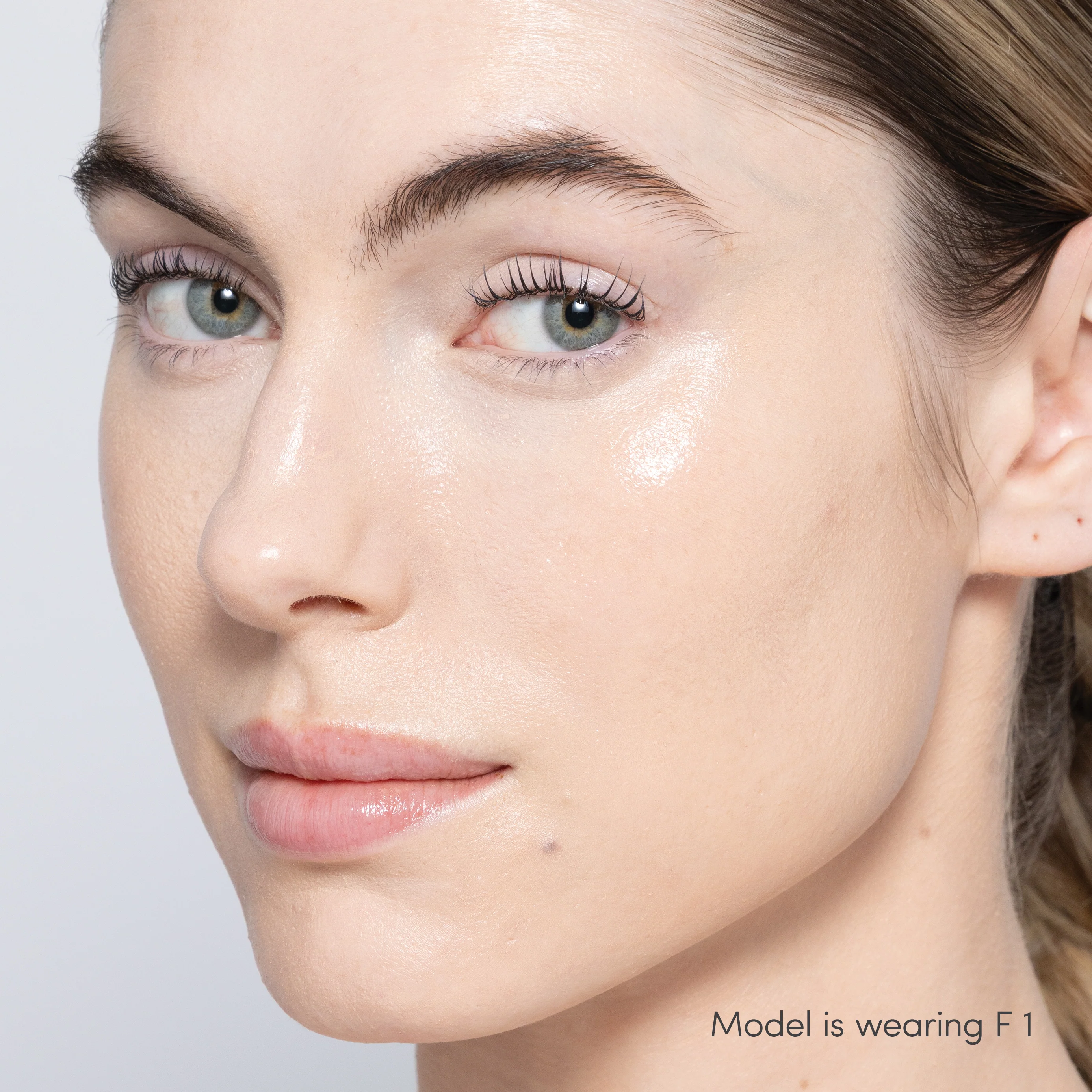 Skintuition Brightening Under Eye Concealer with Active Peptide Complex - Image 63